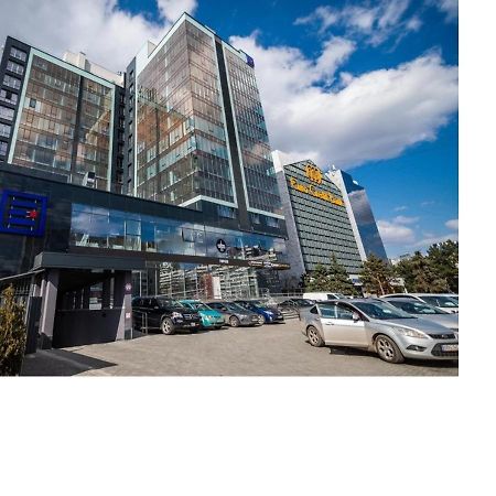 Glass New Apartments Ultracentral Kišiněv Exteriér fotografie